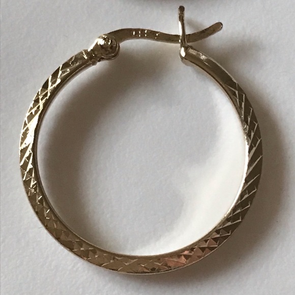 🛍Gold Over 925 Laser Cut Hoop Earrings w/Gift Bag - Picture 4 of 6